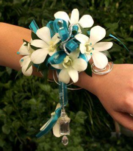http://www.fannycrown.com/press/blog/101-wrist-corsages-ideas-debs-prom/