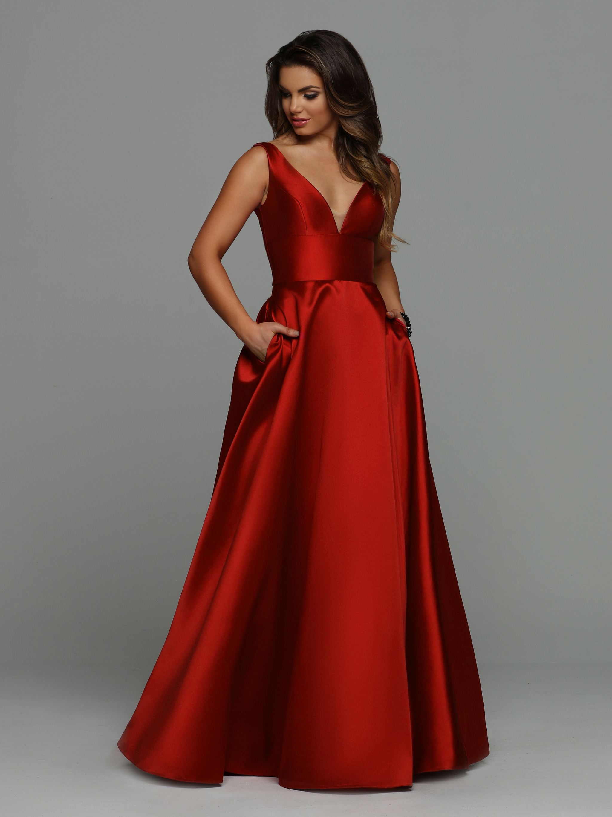 Prom 2019 trends: Red dresses were the hot, bold look in Knoxville